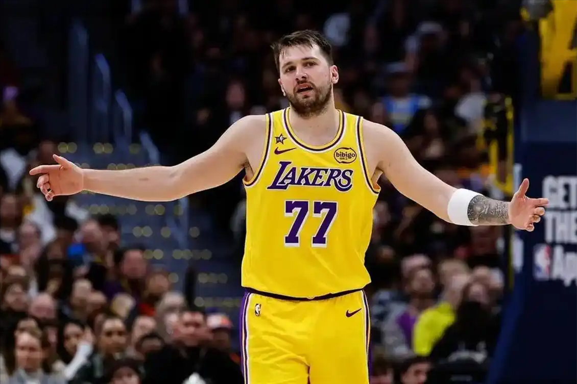 开云-2.4亿留里夫斯,追巨星?湖人计划詹姆斯离开后选“最疯的路”?
